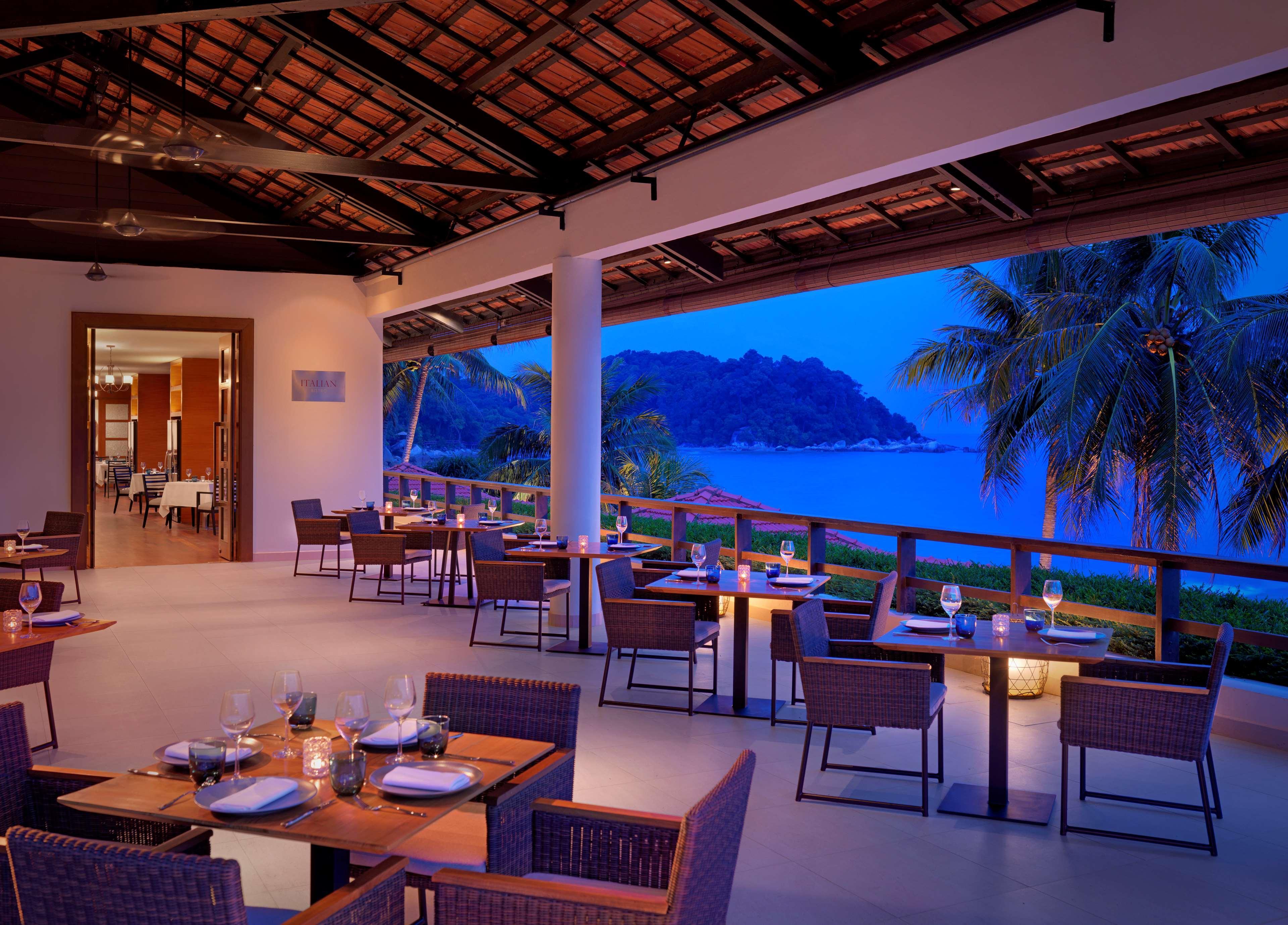 Hyatt Regency Kuantan Resort Exterior foto The Deck